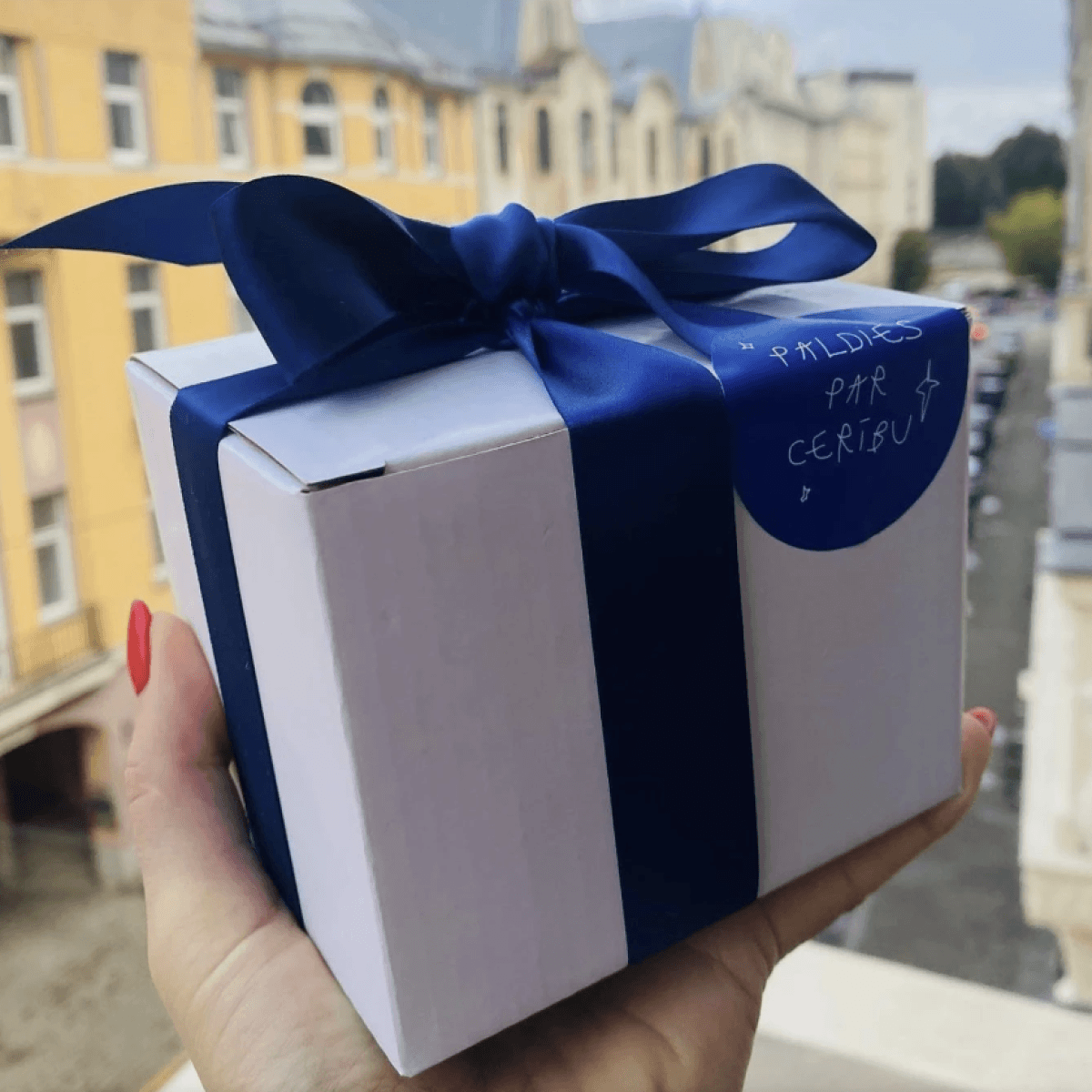 Balta krūze | FAVEO SIA