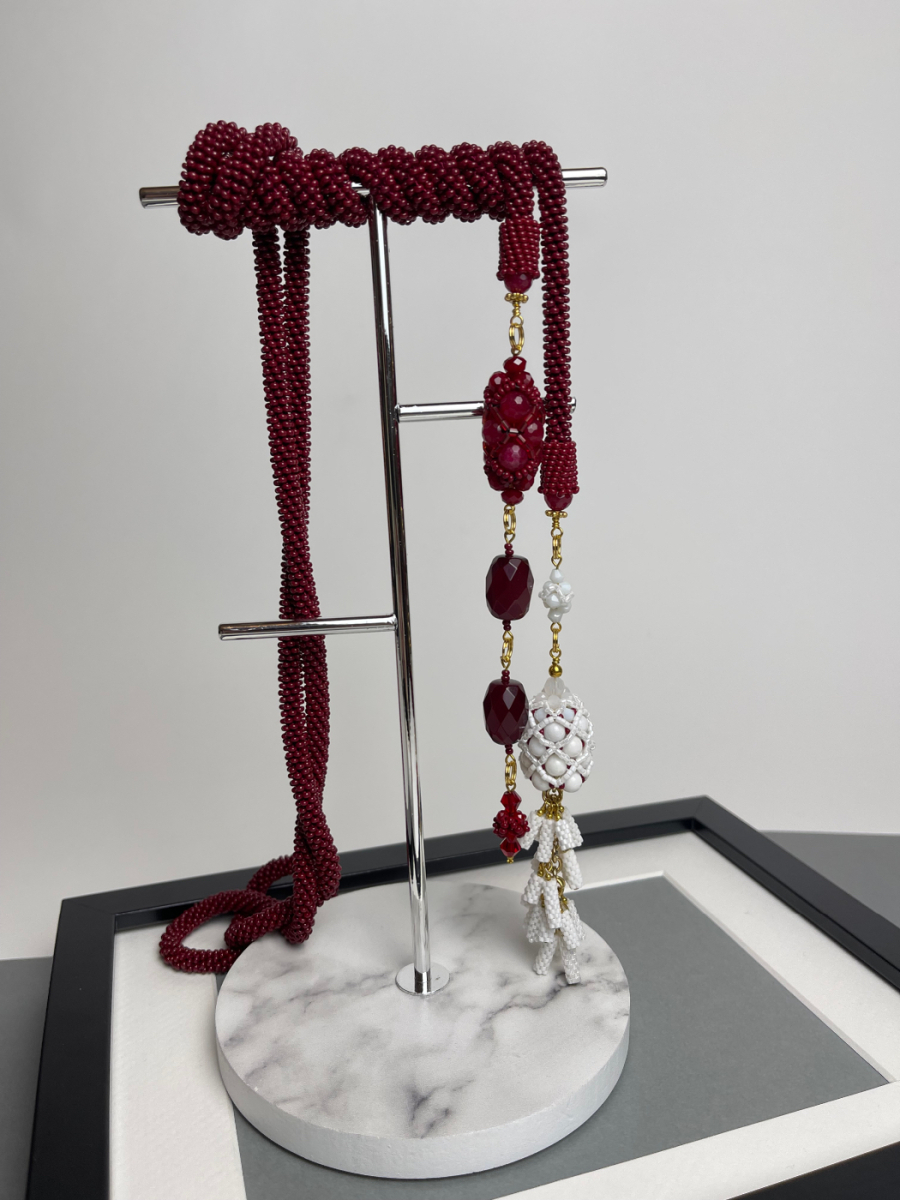 Lariāts patriotiskās krāsās | MELNS DESIGN