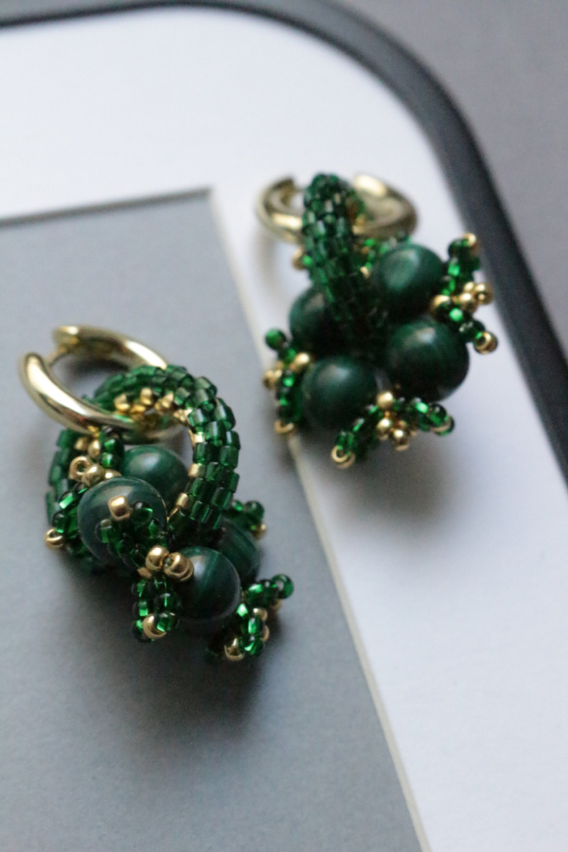 Zaļi pērļoti auskari | MELNS DESIGN