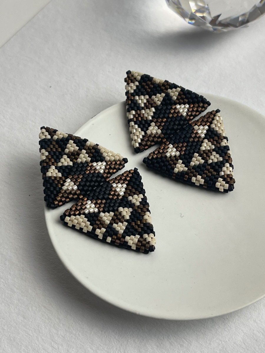 Pērļoti auskari | MELNS DESIGN