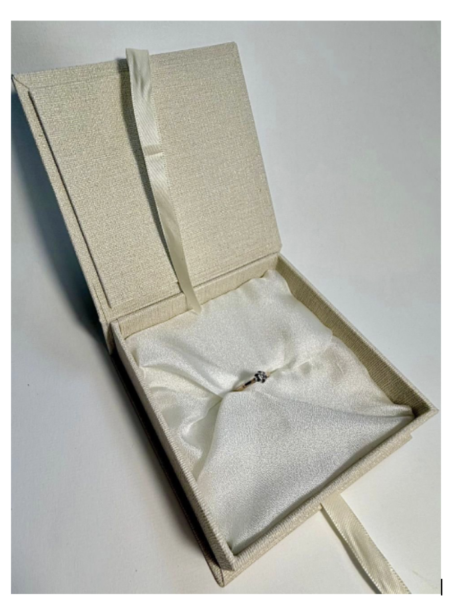 LAULĪBU GREDZENU KASTE | MUUZALV