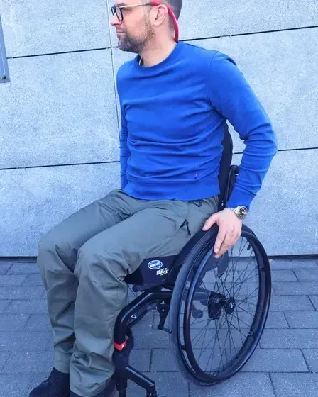 Vilber's - Adaptīvais apģērbs cilvēkiem, kuri pārvietojas ratiņkrēslā — Instagram