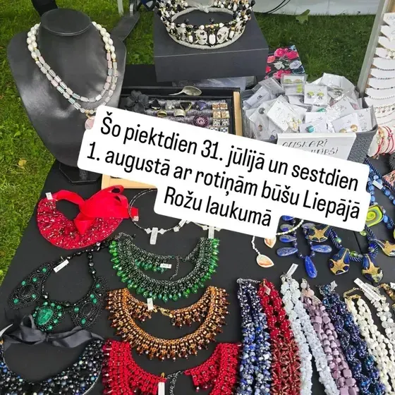 Rotu māksliniece Agnese Lapiņa — Instagram