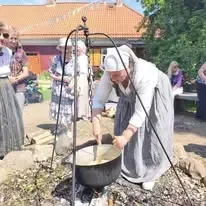 Austras raksti | Amatnieku darbnīca un tautastērpu darinātava — Facebook